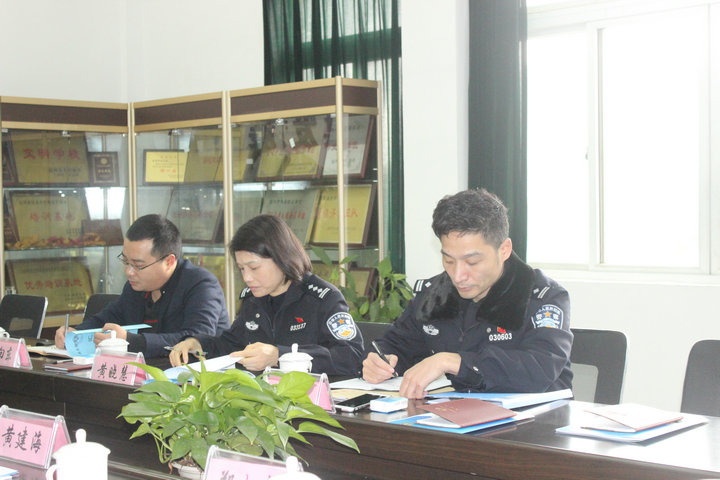 溫州市公安局治安支隊領(lǐng)導(dǎo)蒞臨溫州市保安職業(yè)學(xué)校、溫州國泰保安服務(wù)有限公司調(diào)研檢查指導(dǎo)工作